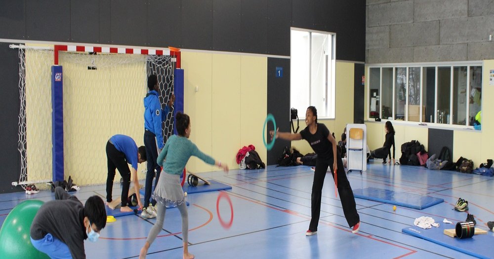 Cest le cirque au collège Collège Romain Rolland Bagneux